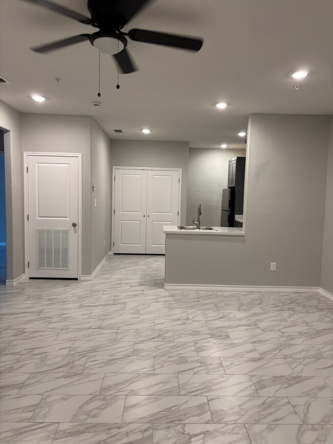 Building Photo - Angelix Apartments (BRAND NEW!)