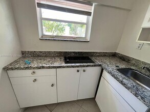 Building Photo - 1012 N 24th Ave