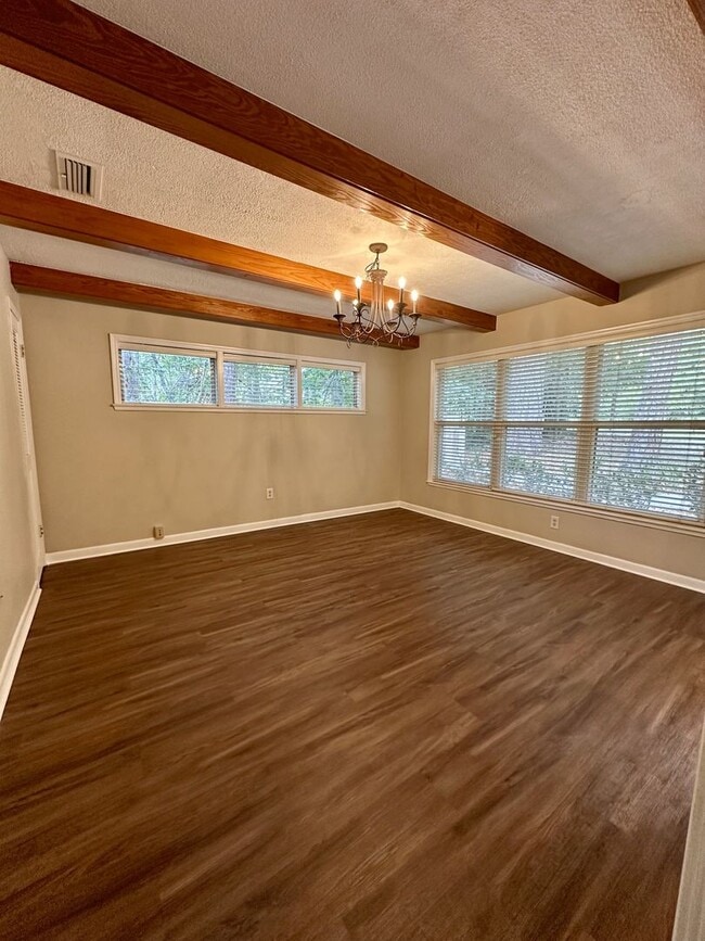 Building Photo - Upgraded 4BR/3.5BA Pool Home in Prestigiou...