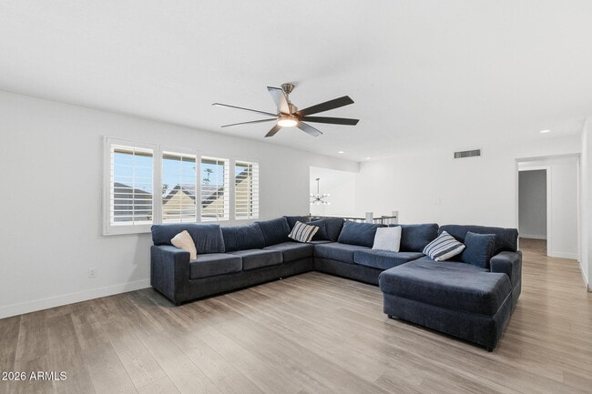 Building Photo - 1628 E Hermosa Dr