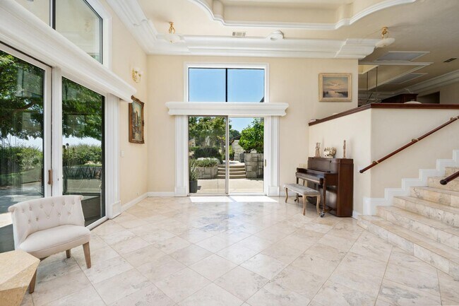 Building Photo - 14215 Killarney Dr