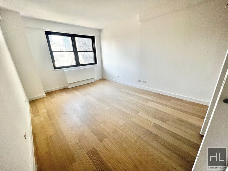 Building Photo - East 39th Street