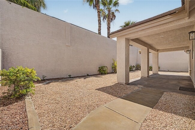 Building Photo - 835 Entrada Ridge Ave