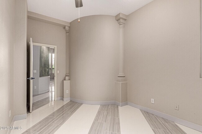 Building Photo - 15211 E Staghorn Dr