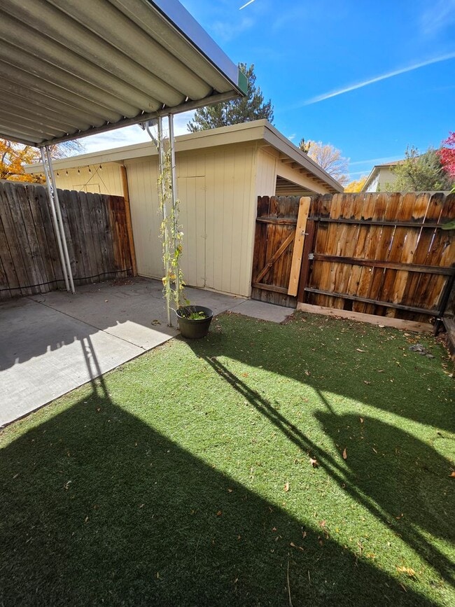 Building Photo - 522 Smithridge Park