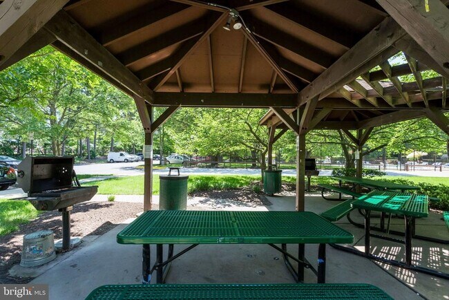 Building Photo - 3101 S Manchester St