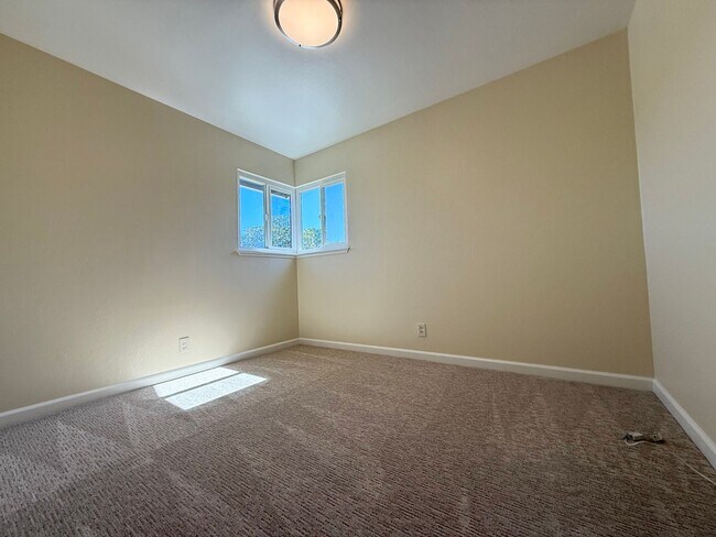 Building Photo - 836 Blair Ave