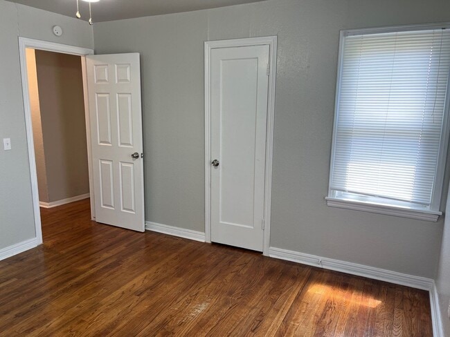 Building Photo - 3 bed 2 bath -Edmond (Danforth and Blvd)