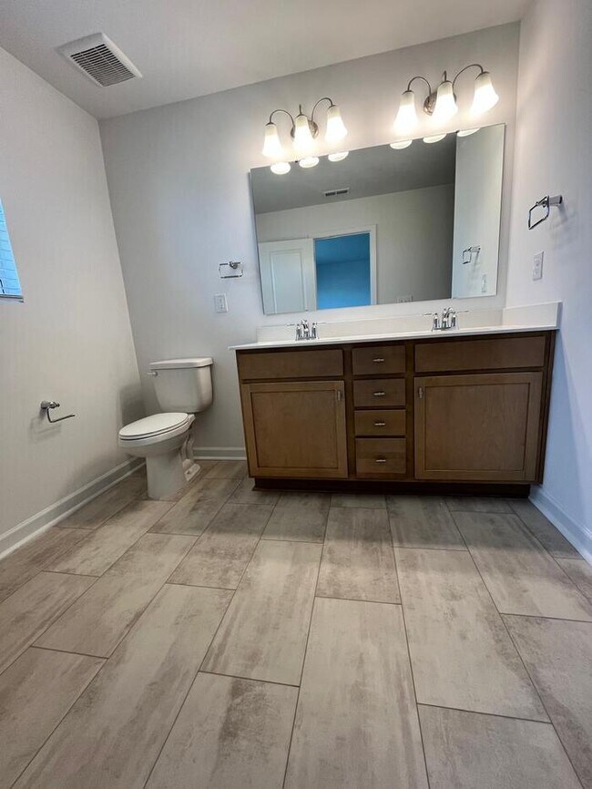 Building Photo - 2690 Yeager Dr NW