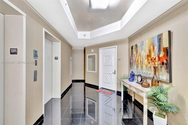 Building Photo - 333 Las Olas Way