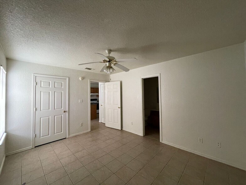 Building Photo - 2808 Cantabrian Dr