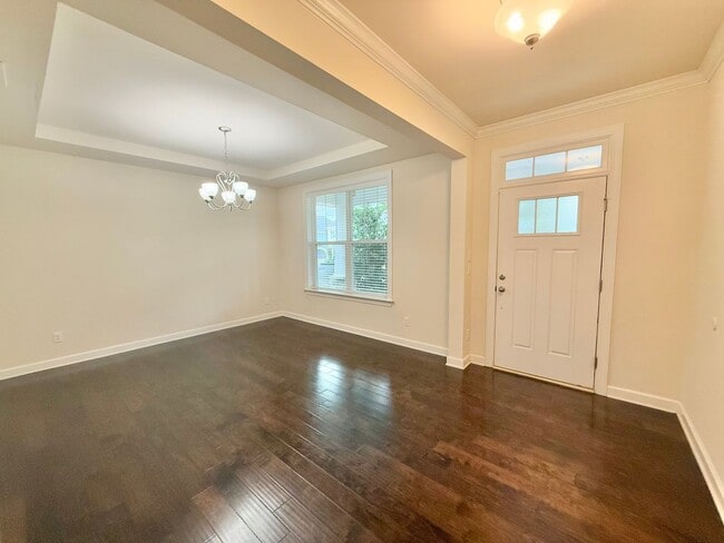 Building Photo - Beautiful 4BD, 3BA House with Bonus Family Room, Large Fenced Backyard, and Finished 2-Car Garage...