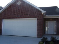 Building Photo - Dream townhouse in the heart of North Knoxville, TN!