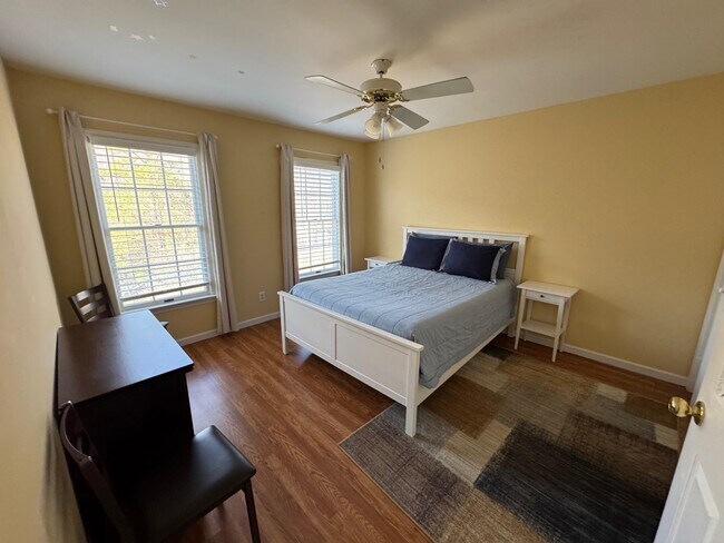 Building Photo - 141 Player Ct