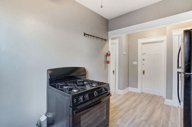 Building Photo - 3636 Besuden Ct