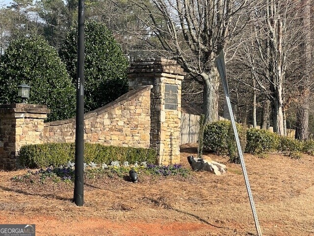 Building Photo - 3320 Northcliff Dr