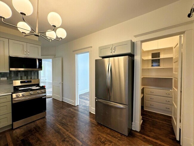 Building Photo - 3078 N Davlin Ct