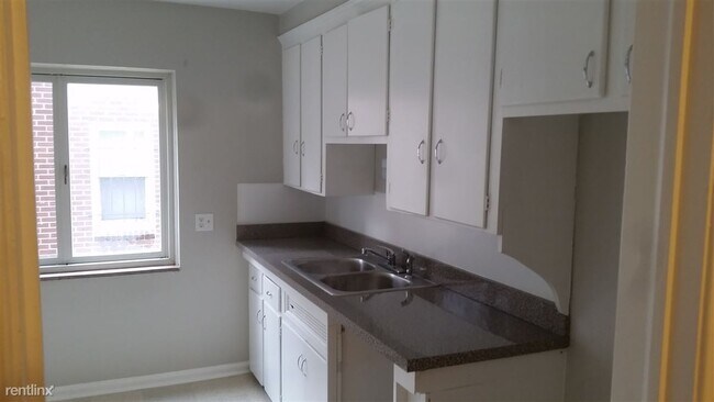 Building Photo - 3 br, 2.5 bath House - 17134 Sunderland Rd
