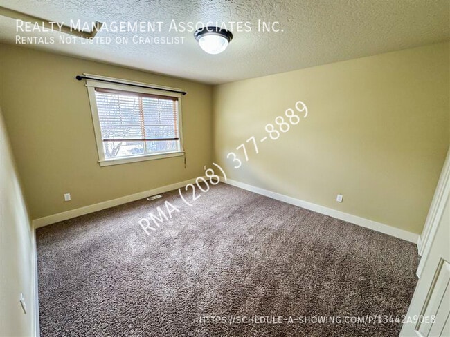 Building Photo - 919 E Boise Ave