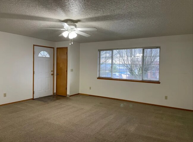 Building Photo - CL2622-2624