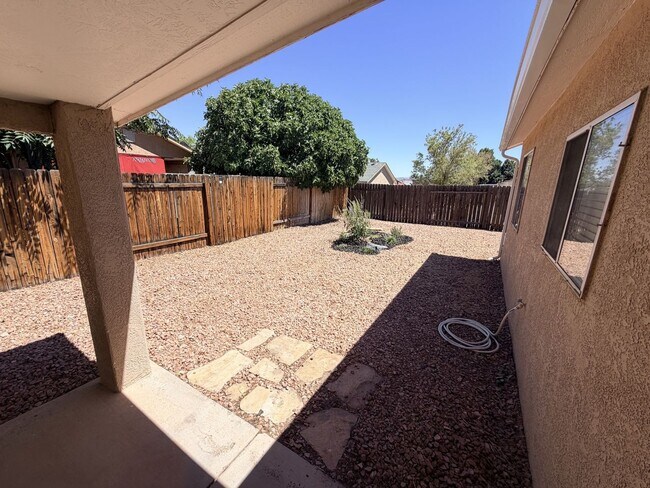 Building Photo - 204 N 2000 E