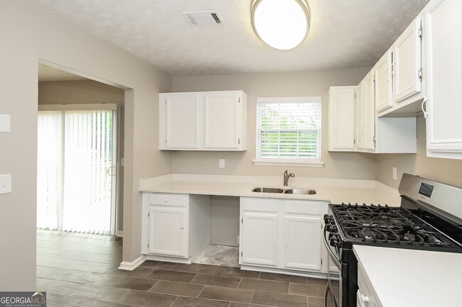 Building Photo - 7035 Greenbower Ln