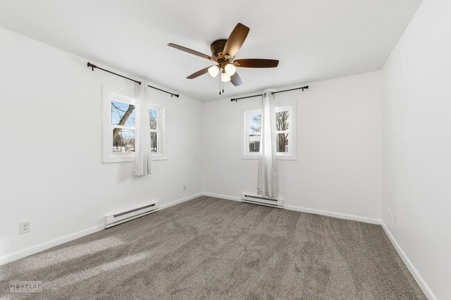 Building Photo - 105 W Somonauk St