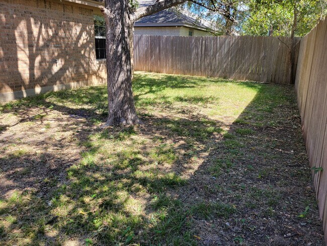 Building Photo - 1611 Libby Ln