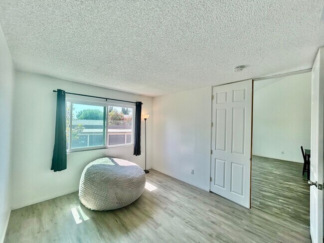 Building Photo - $3,995! Excellent 3-Bedroom Condo! 90716!