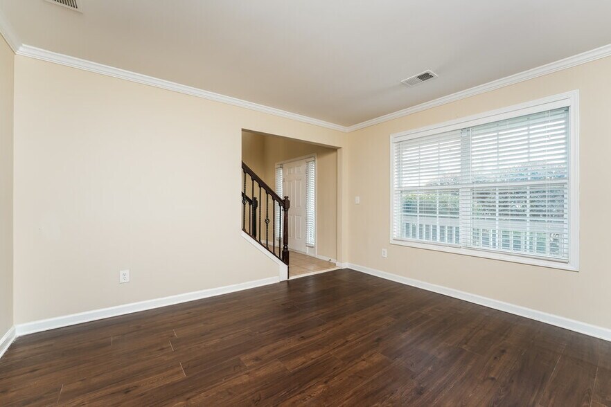 Building Photo - 919 Garden Meadows Ct