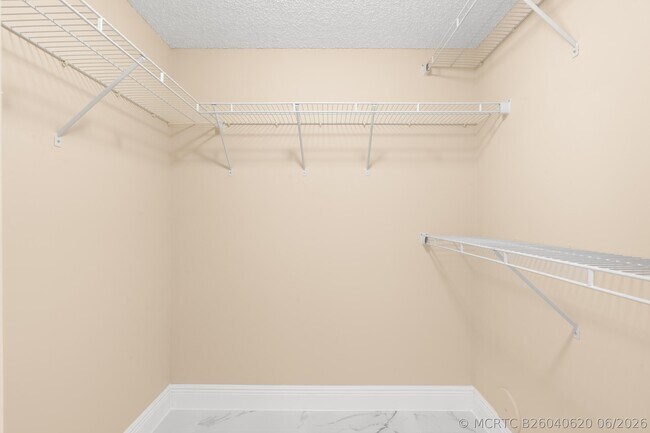 Building Photo - 9855 Westview Dr