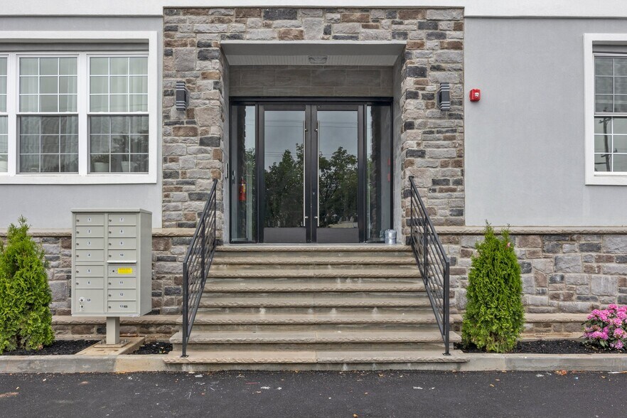 Building Photo - 418 Jefferson Ave