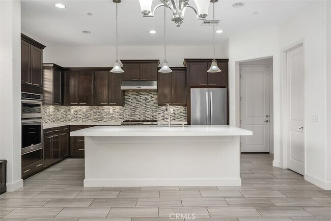 Building Photo - 154 Pavilion Park