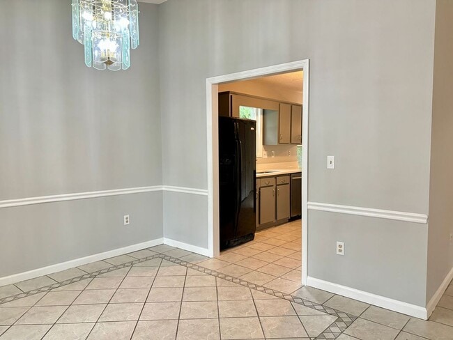 Building Photo - Available August 18th. REMODELED 3 BR/2 BA...