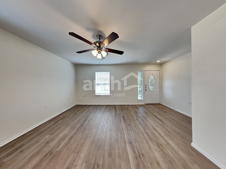 Building Photo - 13801 Briarcreek Loop