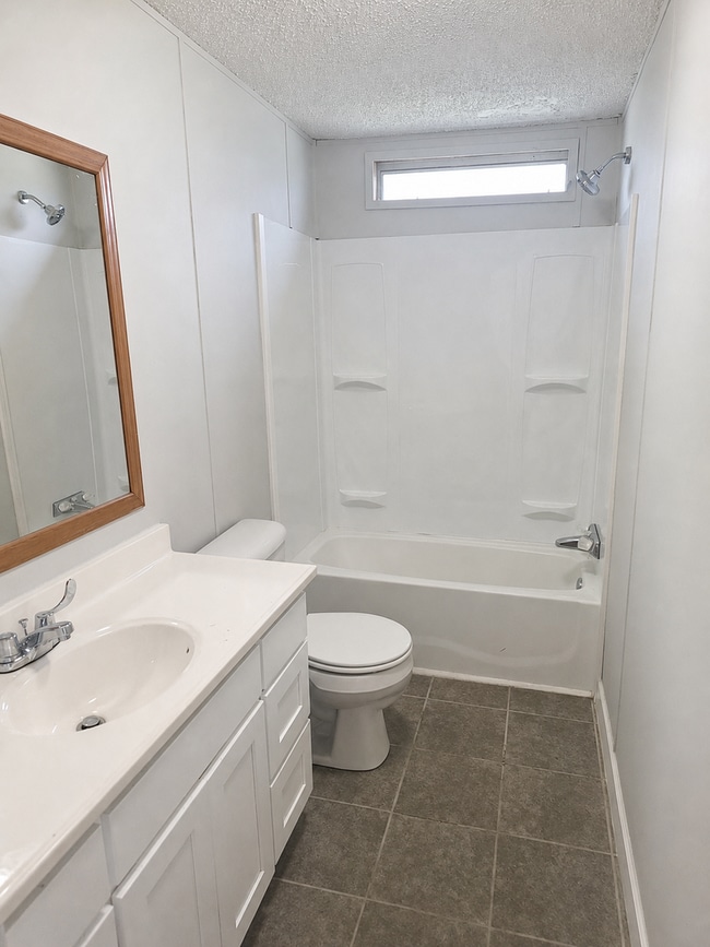 Building Photo - Peaceful 2-Bedroom Home with Country Views in Sparta