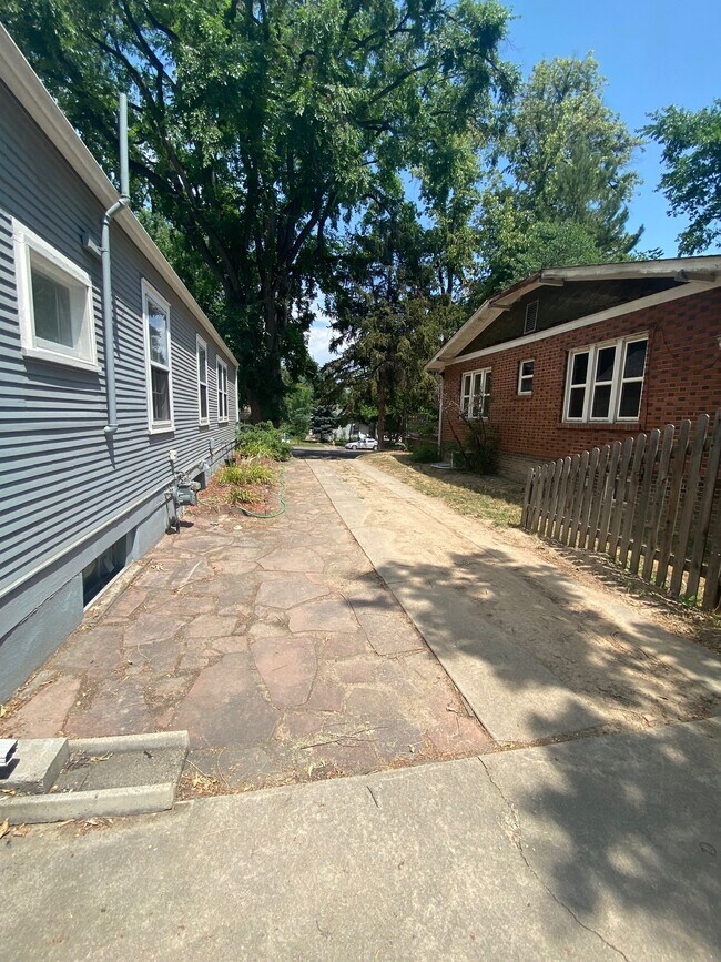 Building Photo - 335 E Elizabeth St