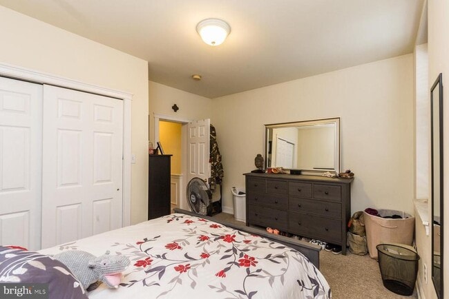 Building Photo - 916 S 25th St