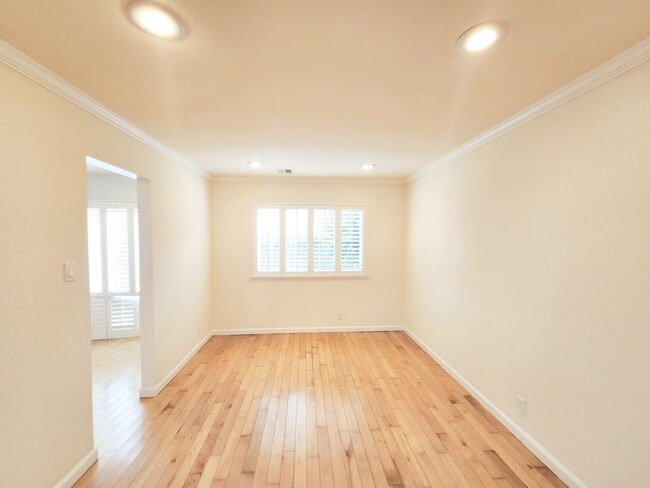 Building Photo - Updated 4 bedroom home