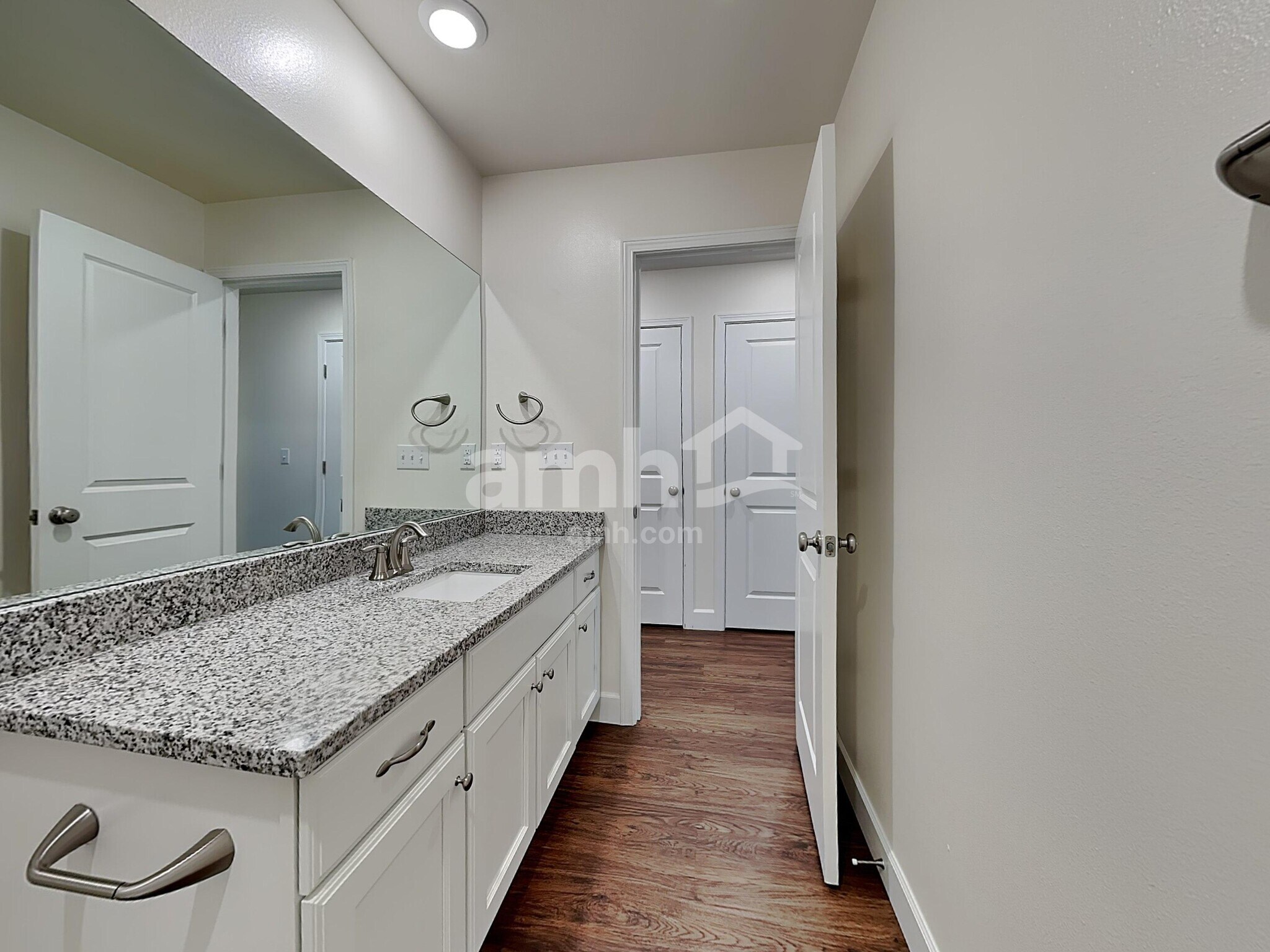 Building Photo - 13911 106th Ave E