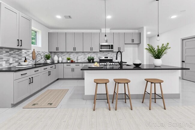Building Photo - 90 Piping Rock Pl
