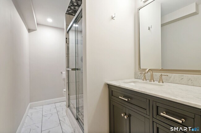 Building Photo - 51 Brittania Dr