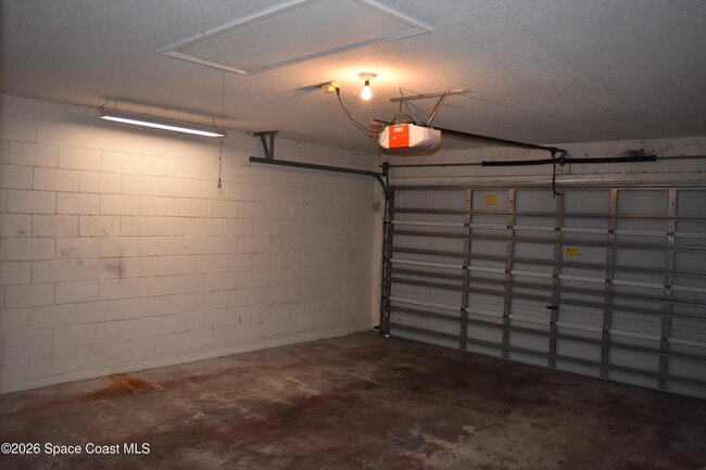 Building Photo - 334 Bordeaux Ave NE
