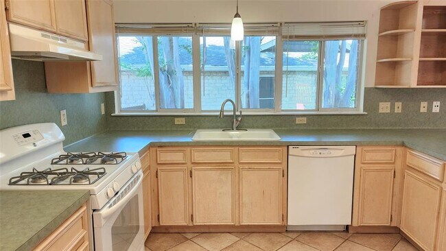 Building Photo - 603 Greenfield Cove