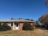 Building Photo - Updated Two Bedroom Duplex in Lincolnton