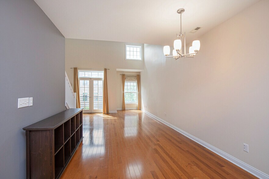 Building Photo - 517 N Park Ave