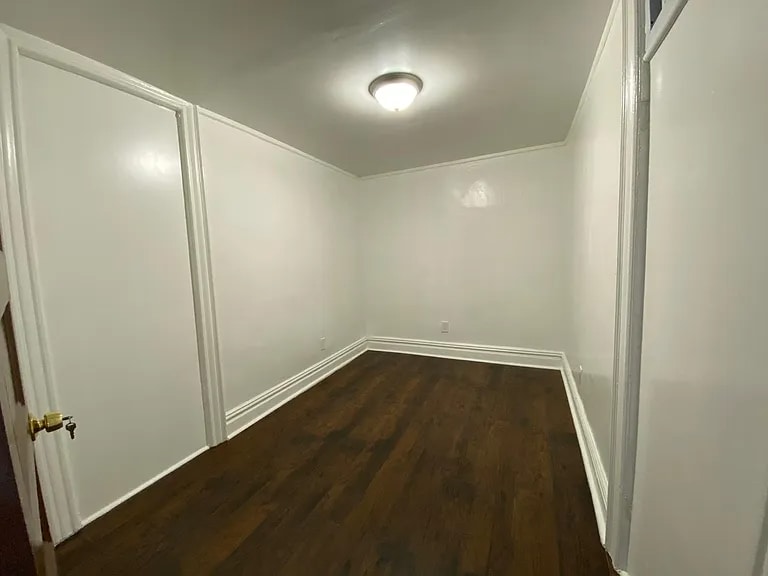 Building Photo - 362 E 198th St