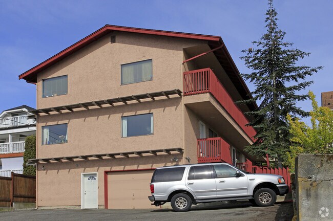 Primary Photo - 2408 Grand Ave