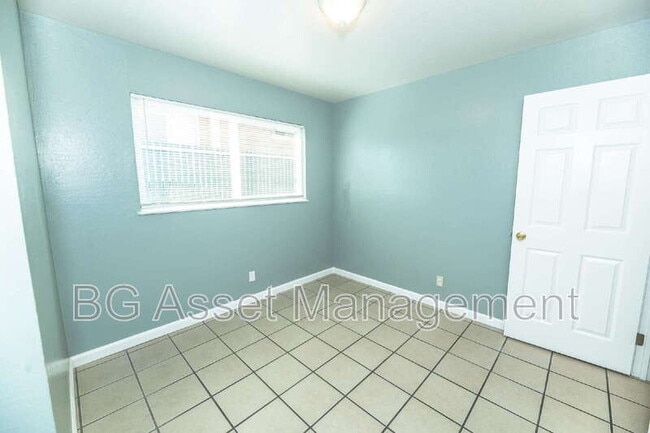 Building Photo - 1529 23rd St