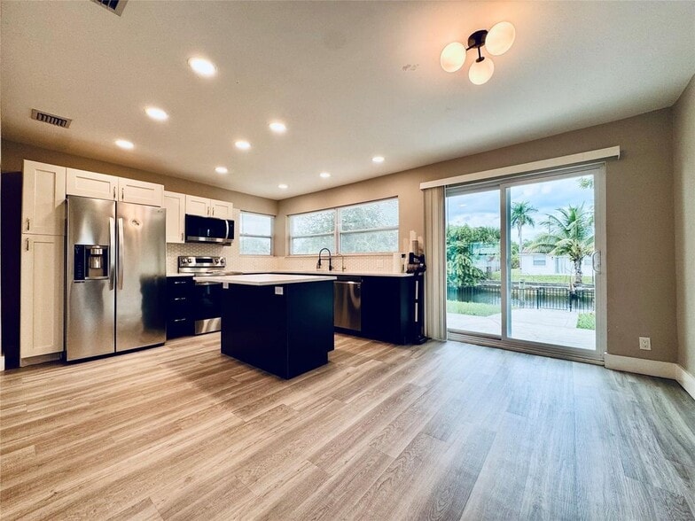 Primary Photo - 1871 NW 31st Ave